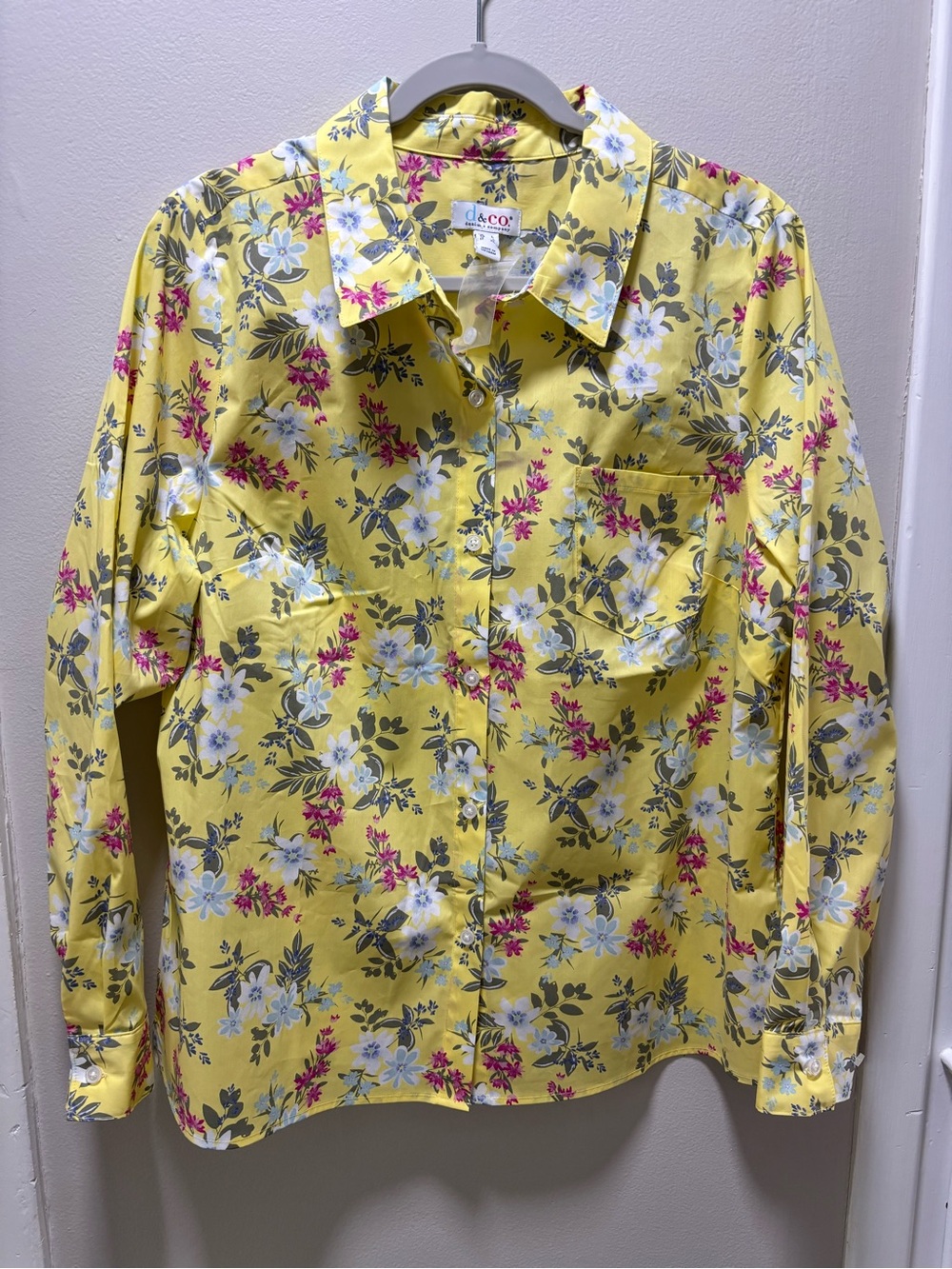 Denim & Co. Woman’s Large Printed Button
Front Shirt Yellow Floral New Tags